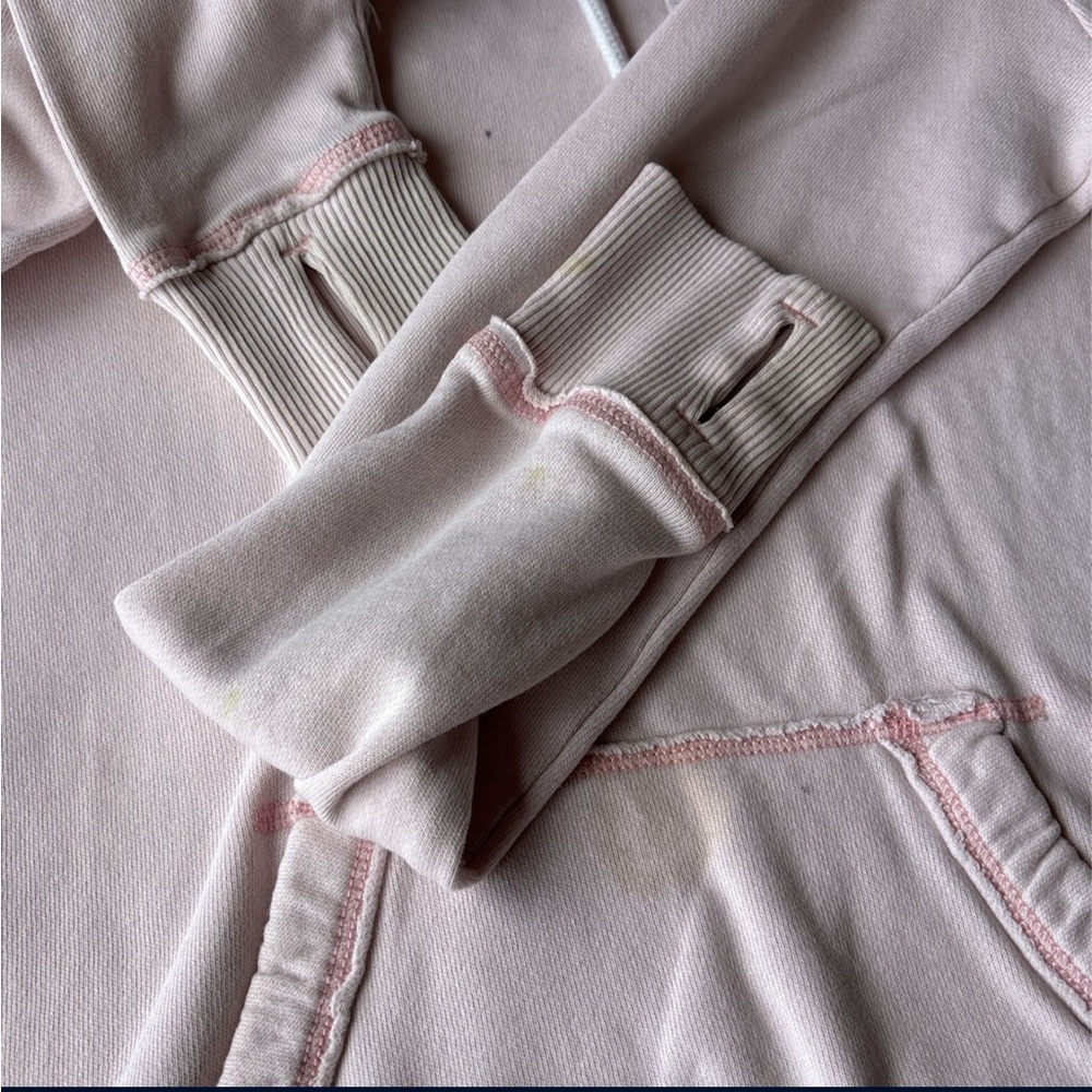 HOLLISTER - Picture 3 of 4